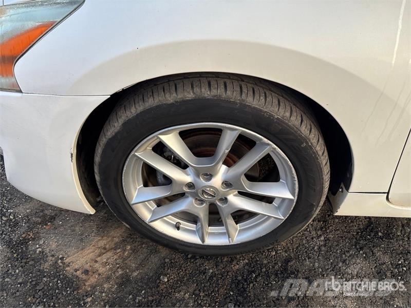 Nissan Altima S Automobile PKWs