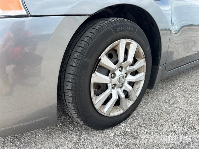 Nissan Altima S Automobile Avtomobili