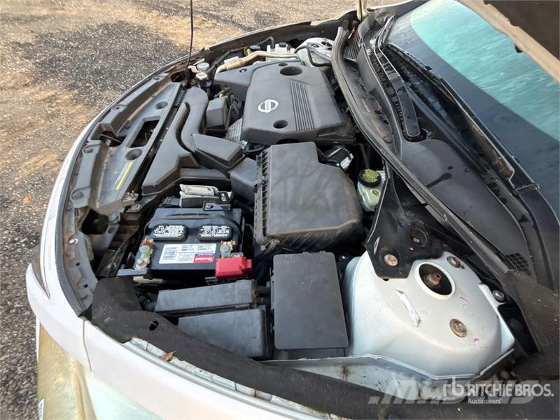 Nissan Altima S Automobile PKWs