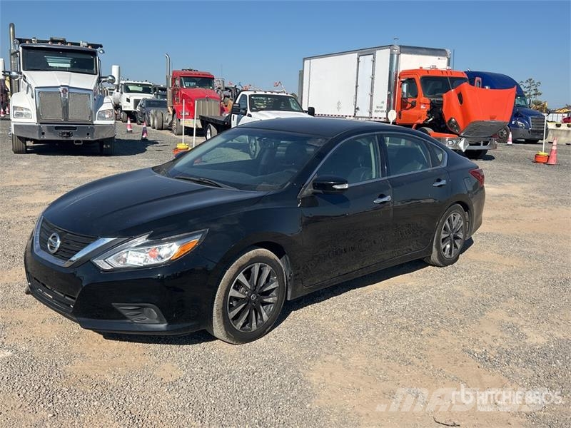 Nissan Altima SL Automobile PKWs