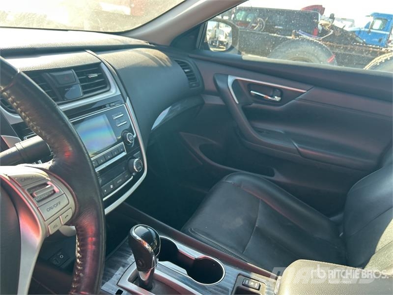 Nissan Altima SL Automobile PKWs