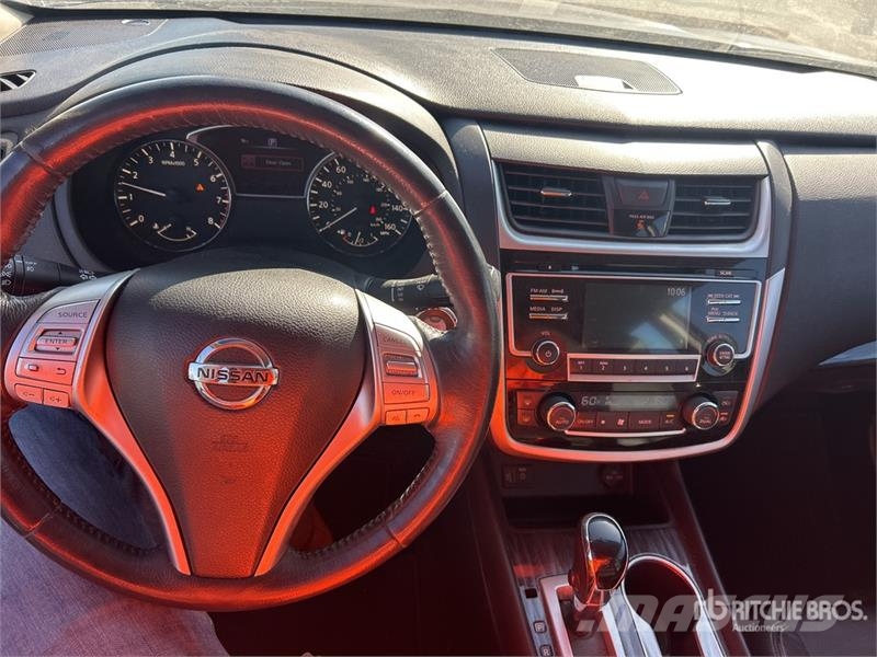 Nissan Altima SL Automobile PKWs