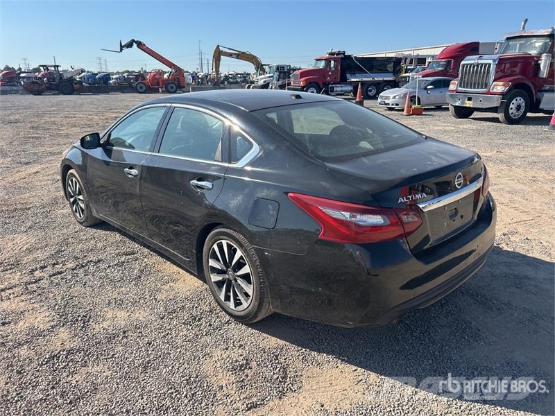 Nissan Altima SL Automobile PKWs