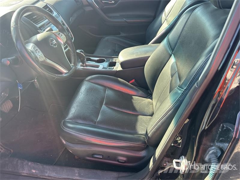 Nissan Altima SL Automobile PKWs