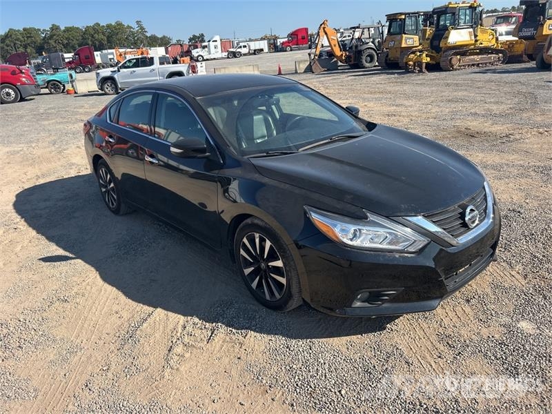 Nissan Altima SL Automobile PKWs