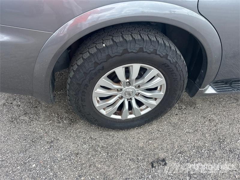 Nissan Armada Samochody osobowe
