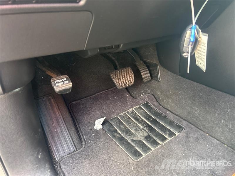 Nissan Armada Samochody osobowe