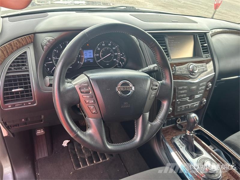 Nissan Armada Samochody osobowe