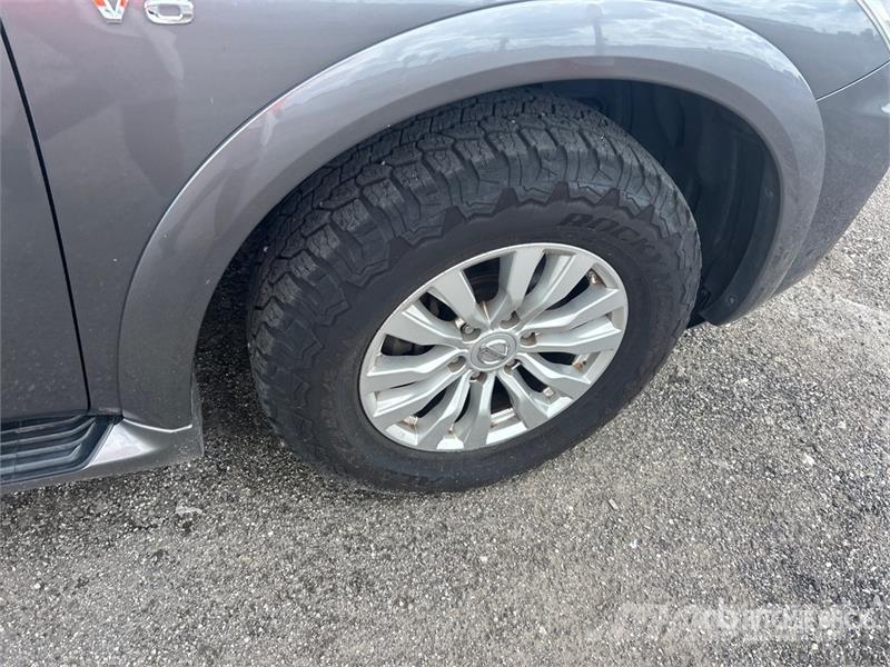 Nissan Armada Samochody osobowe