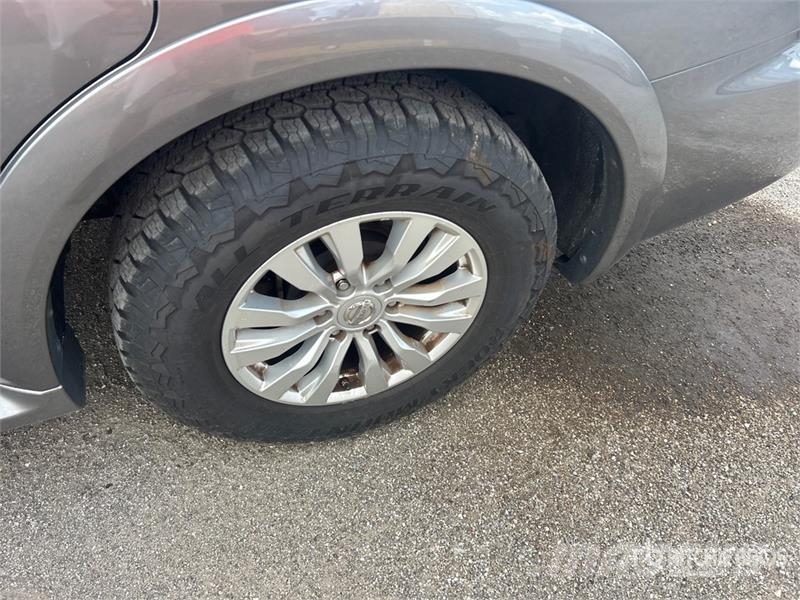 Nissan Armada Samochody osobowe