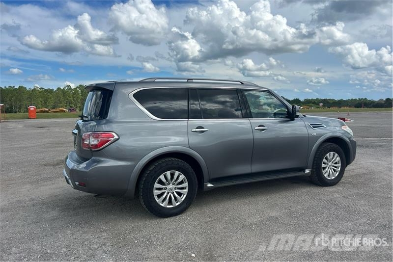 Nissan Armada Samochody osobowe