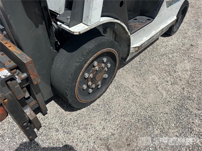 Nissan CF40LP Montacargas - otros