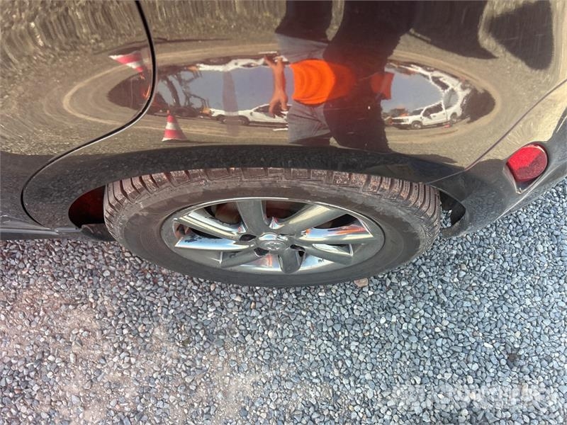 Nissan Cube Krom Automobile Avtomobili