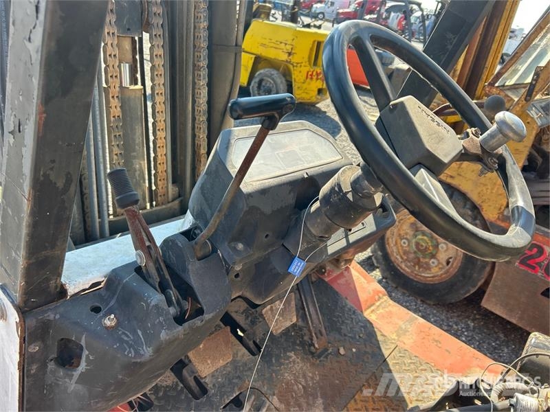 Nissan CUGJ02F35PV 6725 lb Cushion Tire Forklift Kahveltõstukid - muud