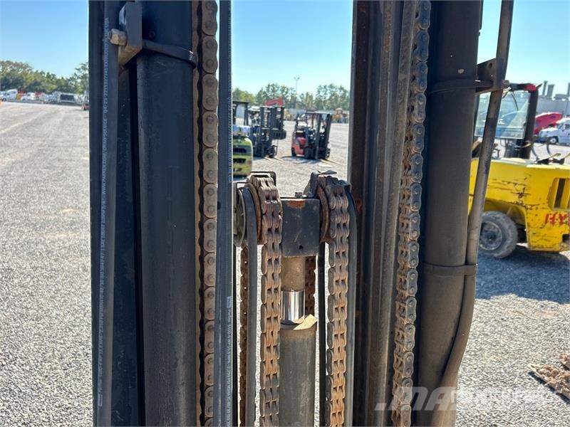 Nissan CUGJ02F35PV 6725 lb Cushion Tire Forklift Kahveltõstukid - muud