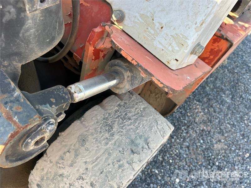 Nissan CUGJ02F35PV 6725 lb Cushion Tire Forklift Kahveltõstukid - muud
