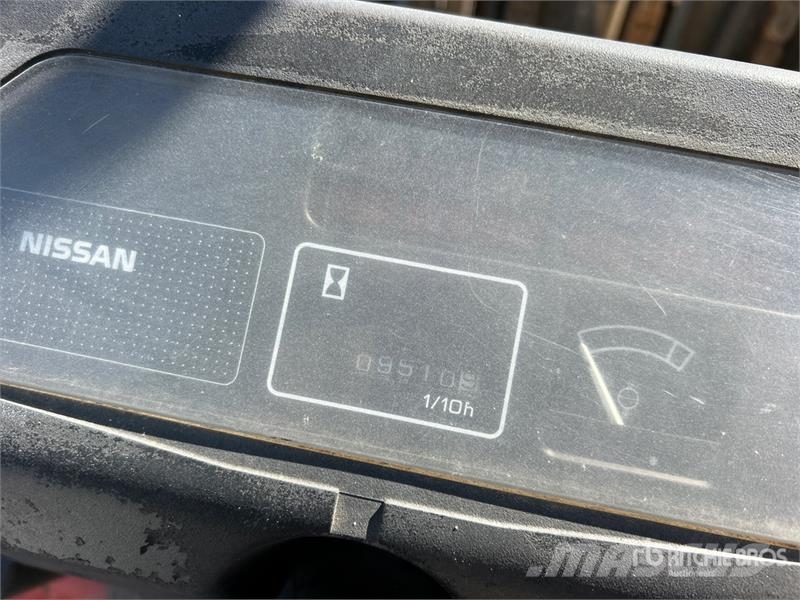Nissan CUGJ02F35PV 6725 lb Cushion Tire Forklift Kahveltõstukid - muud