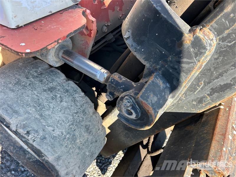 Nissan CUGJ02F35PV 6725 lb Cushion Tire Forklift Kahveltõstukid - muud