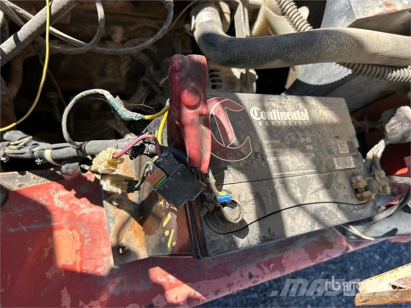 Nissan CUGJ02F35PV 6725 lb Cushion Tire Forklift Kahveltõstukid - muud