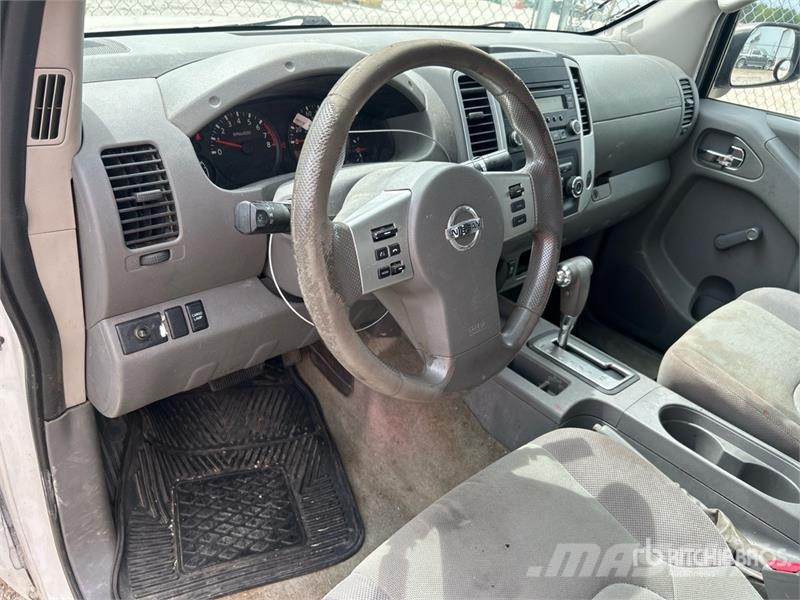Nissan Frontier 4x2 Extended Cab Pickup Egyéb