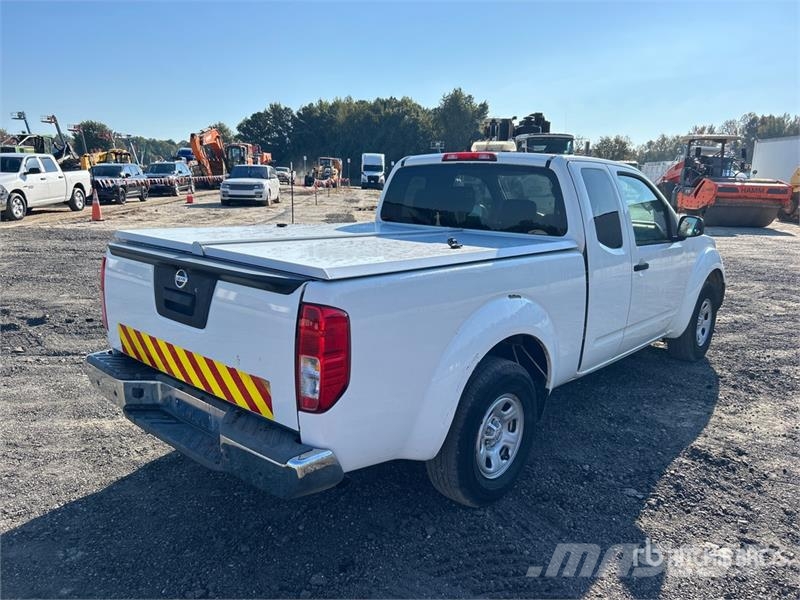 Nissan Frontier 4x2 Extended Cab Pickup Drugi