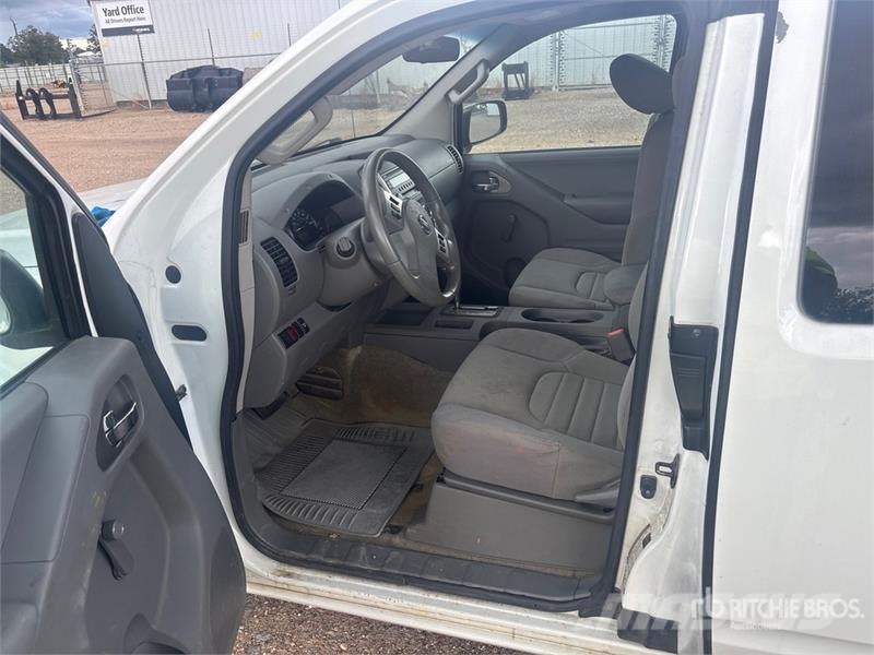 Nissan Frontier 4x2 Extended Cab Pickup Andre