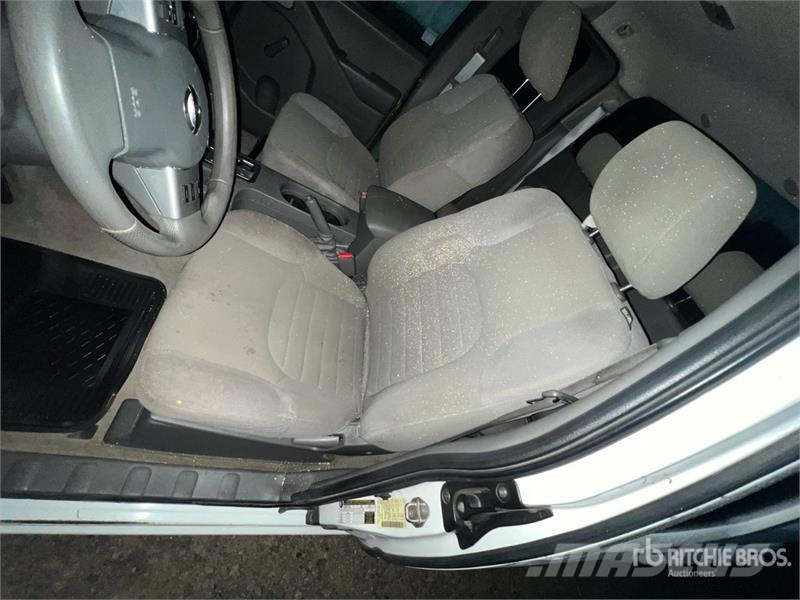 Nissan Frontier 4x2 Extended Cab Pickup Други