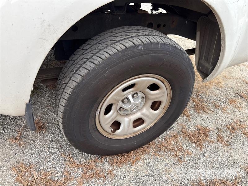 Nissan Frontier 4x2 Extended Cab Pickup Ostalo