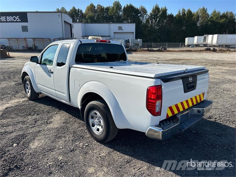 Nissan Frontier 4x2 Extended Cab Pickup Drugi