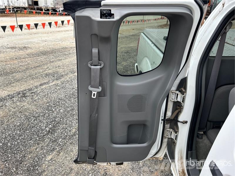 Nissan Frontier 4x2 Extended Cab Pickup Andere Transporter