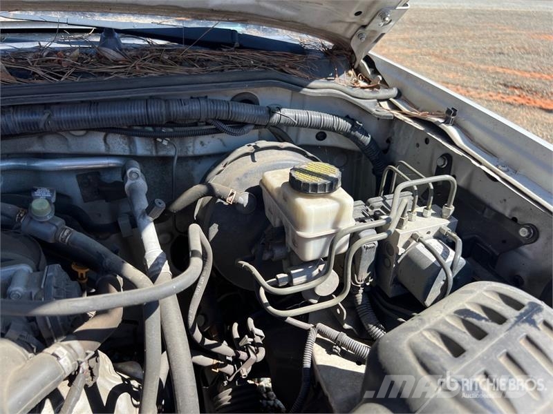 Nissan Frontier 4x2 Extended Cab Pickup Прочие фургоны