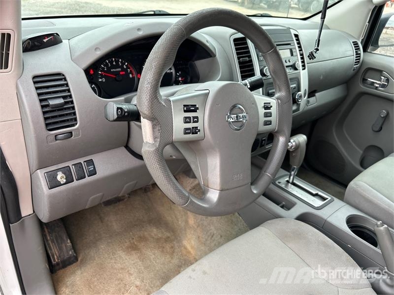Nissan Frontier 4x2 Extended Cab Pickup Andere Transporter