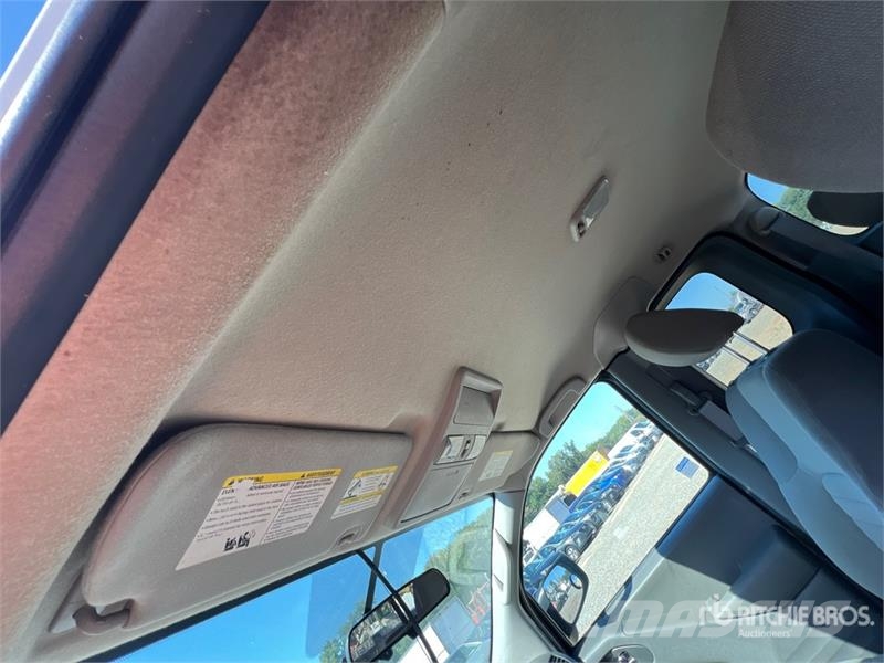 Nissan Frontier 4x2 Extended Cab Pickup Drugi