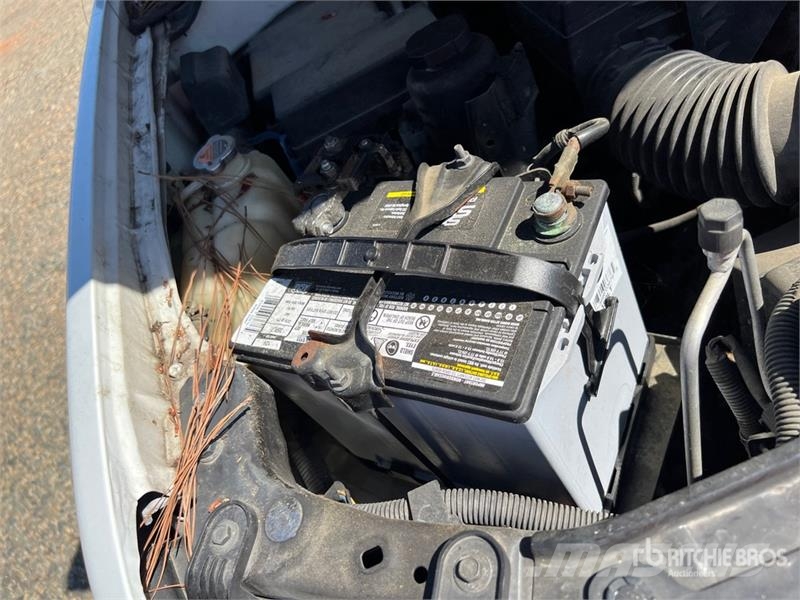 Nissan Frontier 4x2 Extended Cab Pickup Drugi