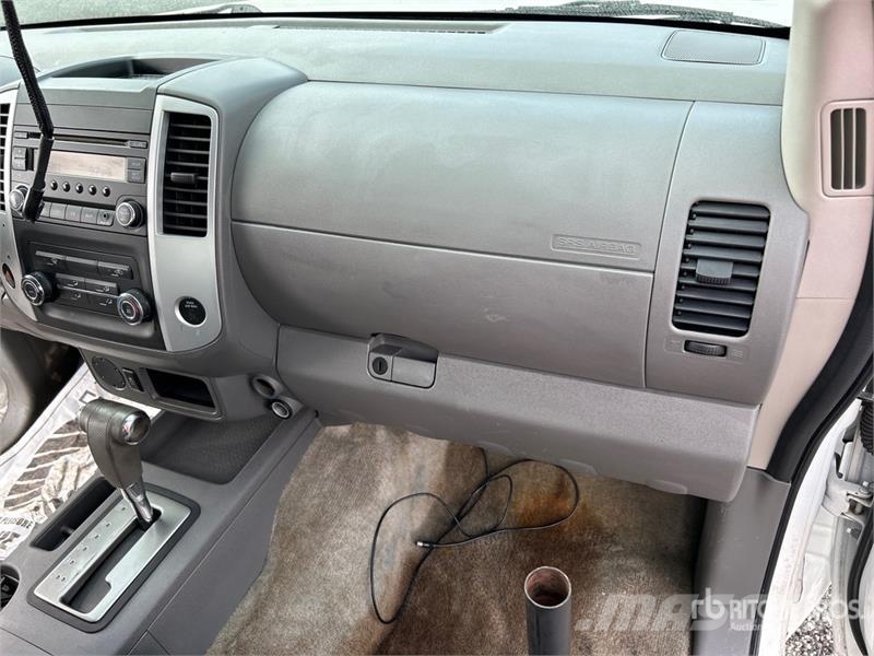 Nissan Frontier 4x2 Extended Cab Pickup Andere Transporter