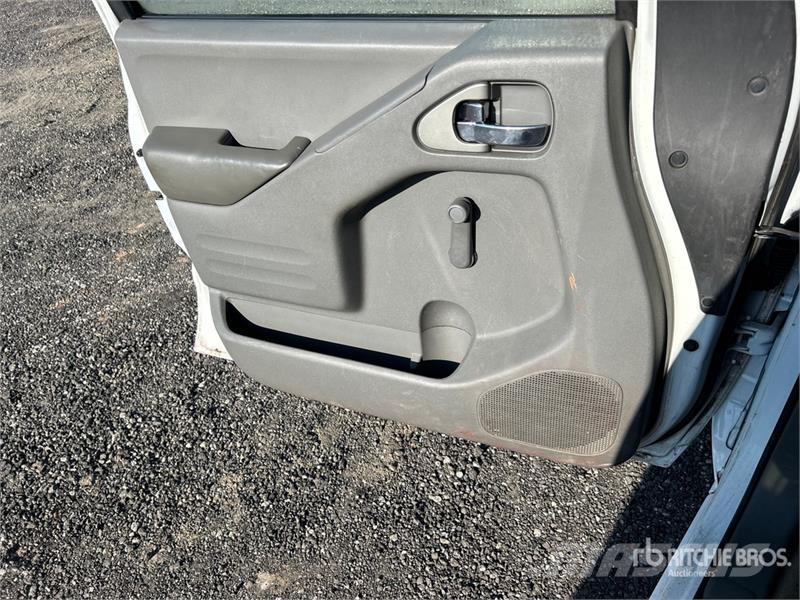 Nissan Frontier 4x2 Extended Cab Pickup Drugi