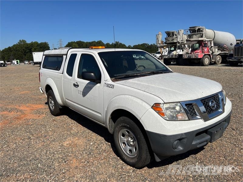 Nissan Frontier 4x2 Extended Cab Pickup Прочие фургоны