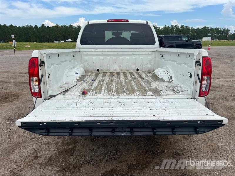 Nissan Frontier 4x2 Extended Cab Pickup Andere Transporter
