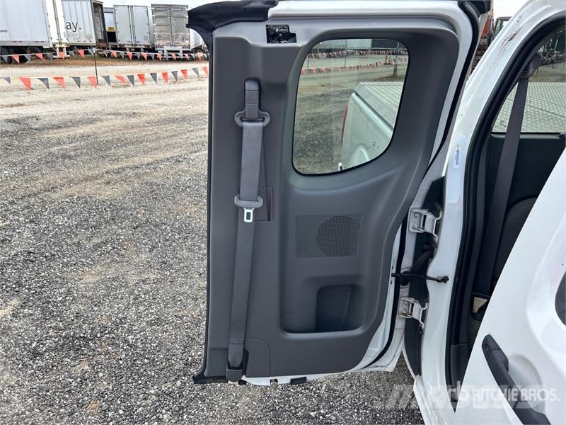 Nissan Frontier 4x2 Extended Cab Pickup Andere Transporter