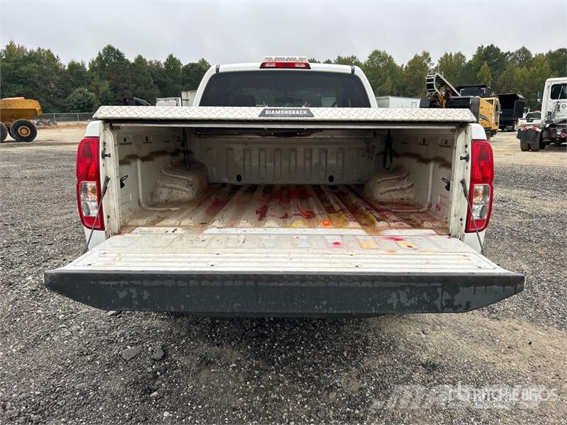 Nissan Frontier 4x2 Extended Cab Pickup Andere Transporter