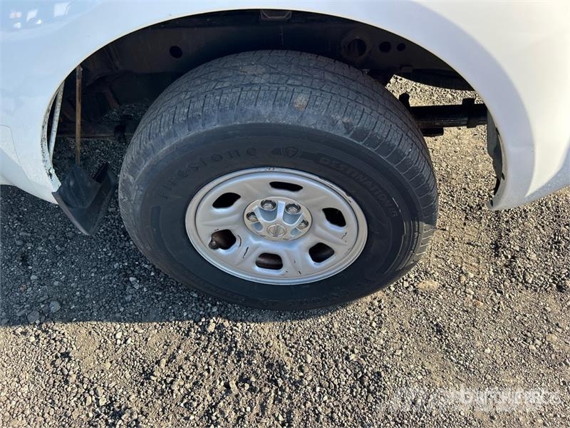 Nissan Frontier 4x2 Extended Cab Pickup Drugi
