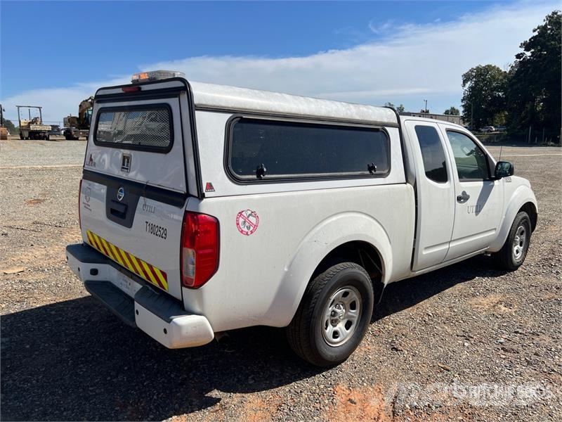 Nissan Frontier 4x2 Extended Cab Pickup Прочие фургоны