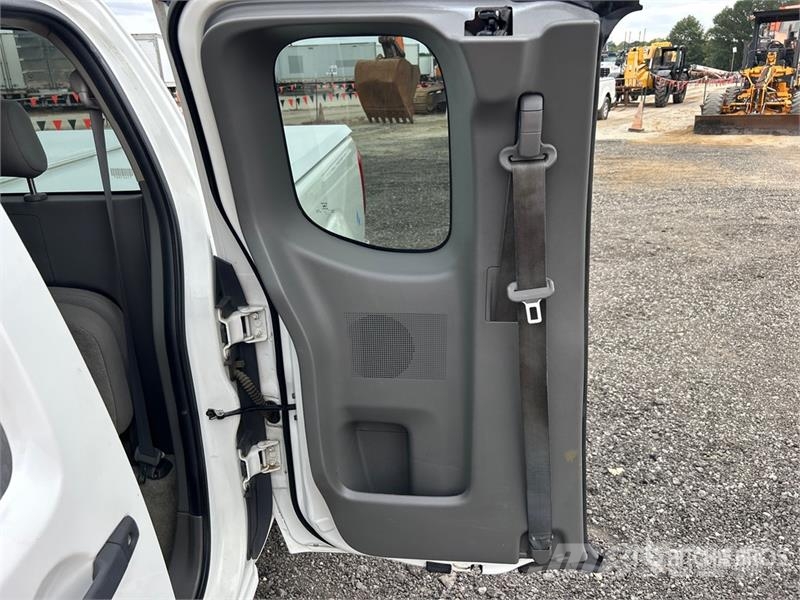 Nissan Frontier 4x2 Extended Cab Pickup Andere Transporter