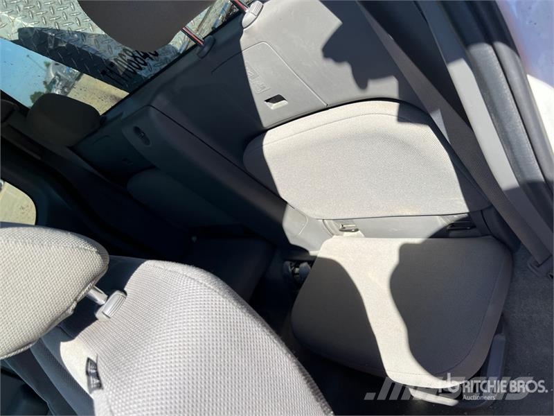 Nissan Frontier 4x2 Extended Cab Pickup Drugi