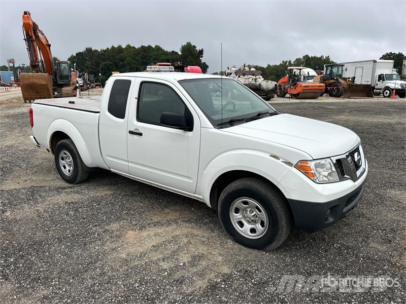 Nissan Frontier 4x2 Extended Cab Pickup Andere Transporter