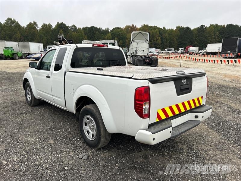Nissan Frontier 4x2 Extended Cab Pickup Andere Transporter