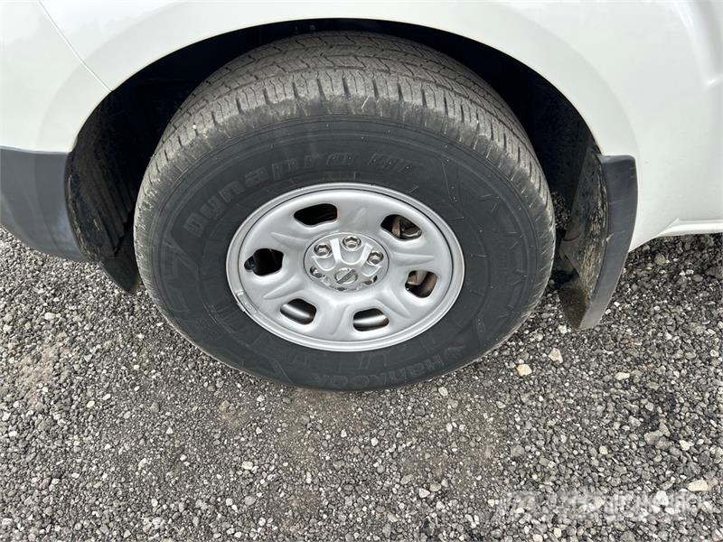 Nissan Frontier 4x2 Extended Cab Pickup Andere Transporter