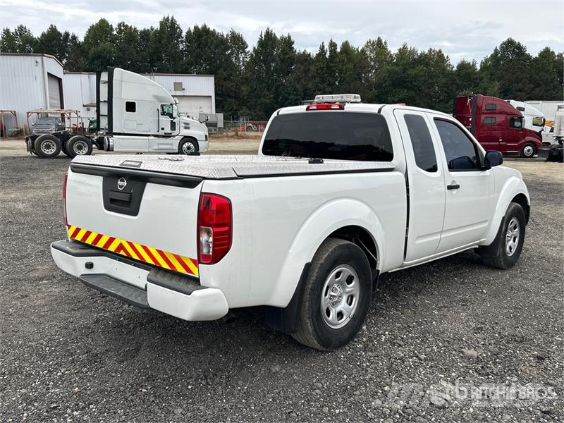 Nissan Frontier 4x2 Extended Cab Pickup Andere Transporter