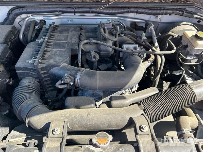 Nissan Frontier 4x2 Extended Cab Pickup 其他