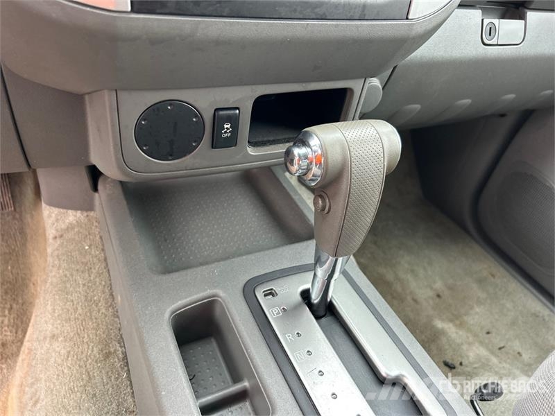 Nissan Frontier 4x2 Extended Cab Pickup Andere Transporter